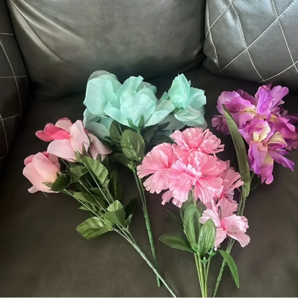 💝 10/$10 💝 Four Bunches of Flowers Arrangement Pink, Purple, and Blue Accents